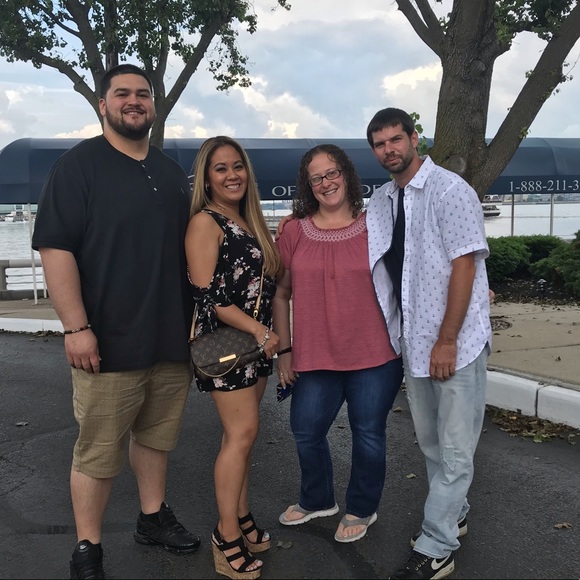 Meet Your Posher, Melissa - Picture 5 of 9